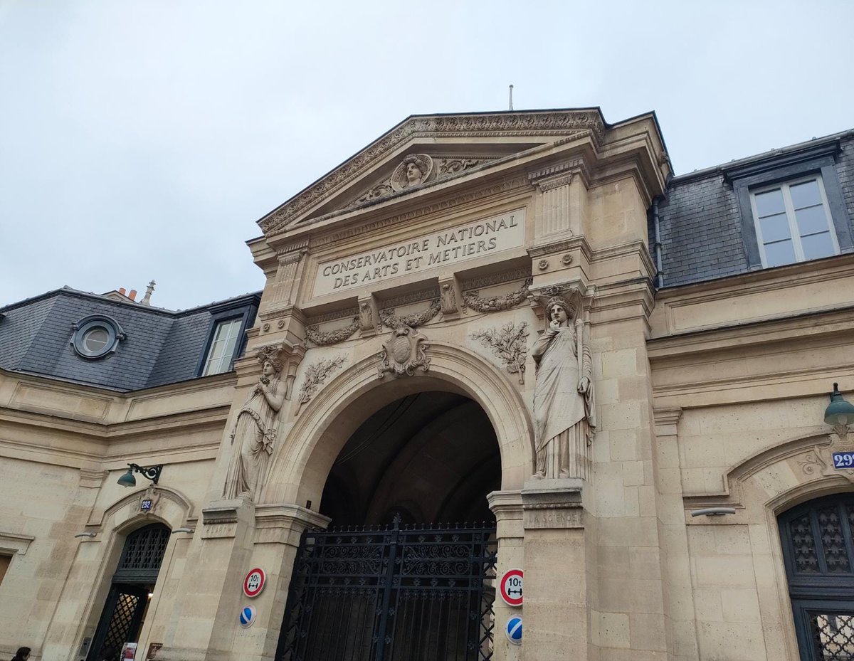 risis_eu's tweet photo. 📢#RISISweek – 1 &amp; 2 Feb #2 &amp; 3# Day  
 🕍Finally in Paris again in presence‼️

#RISIS #partners coordinated by @UGustaveEiffel  

🎯 many achievements reached so far

🎤 @ThScherngell @AITtomorrow2day is speaking 👇
Second indicator session on regional overall knowledge bases https://t.co/Msmt6tfBfR