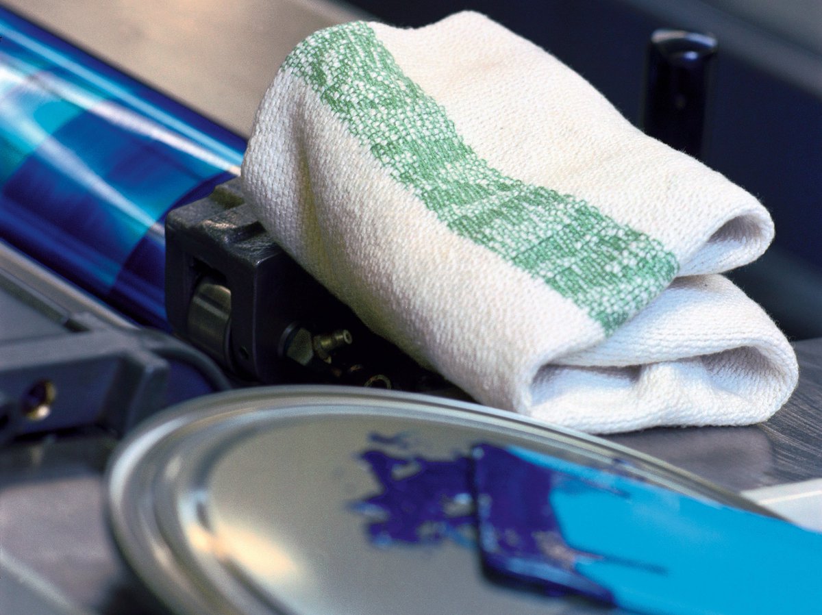 MEWA_EN's tweet photo. Attention printworkers! Compliance and cleanliness are essential ingredients to create a safe environment in the print shop. 

Download our whitepaper to discover how we can help to provide a solution to you: https://t.co/tlEZhdpf6i

#textilsharing #printworker #printshop https://t.co/Xe68fuQrSe