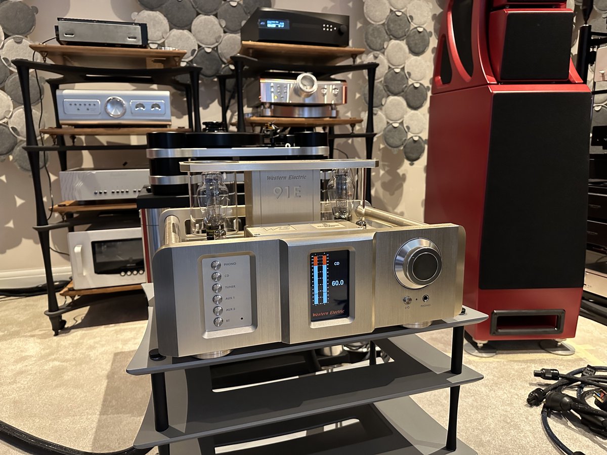 Guildford_Audio's tweet photo. The new Western Electric 91E SET has arrived here at Guildford, at long last a 300B that I have been waiting for, it sounds like someone dragging silk over your ears. Sadly I am down with covid at present so I have to spend hours listening, I think I am up to it. First in the UK. https://t.co/MXnpzvfOWM