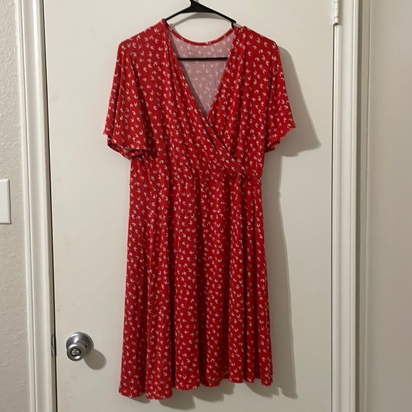 nellecat29's tweet photo. So good I had to share! Check out all the items I'm loving on @Poshmarkapp from @APJennStevens #poshmark #fashion #style #shopmycloset #41hawthorn #torrid #lclaurenconrad: https://t.co/6ySuRXR1e9 https://t.co/XtZ3VU4CbU