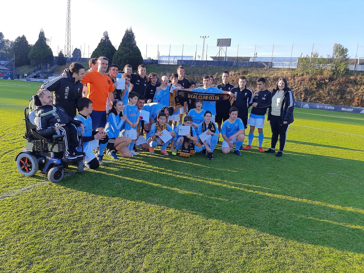 RadioMarcaVigo's tweet photo. 🔊 98.3 | ⚽️ Hablaremos con Jorge Fortes y @AbaldeAlex sobre la jornada que se organizó ayer en A Madroa entre los niños con licencia PDA y el #CeltaIntegra. https://t.co/r5cQKePBJE