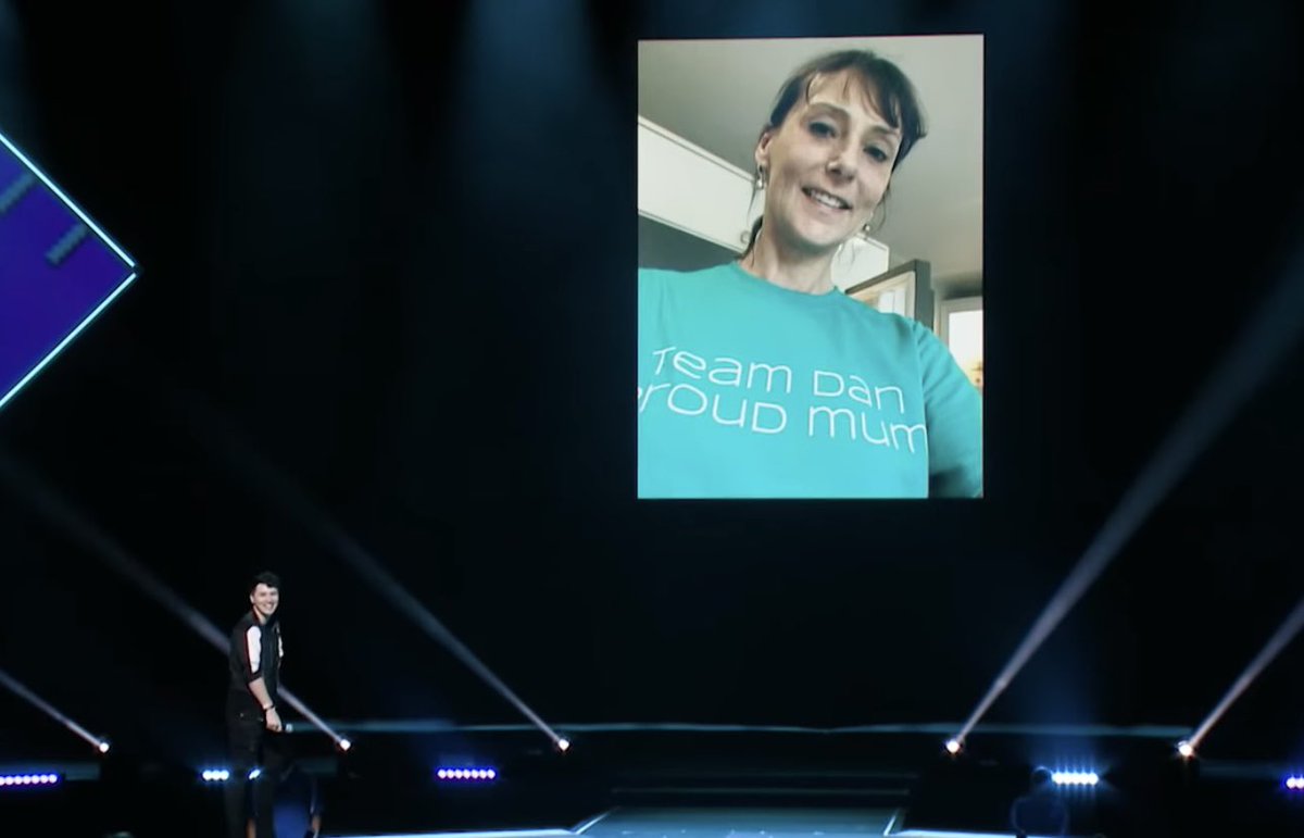 jaisydaisy_'s tweet image. the vidcon recording is such a small look into what it could’ve been. WE WERE SO ROBBED.