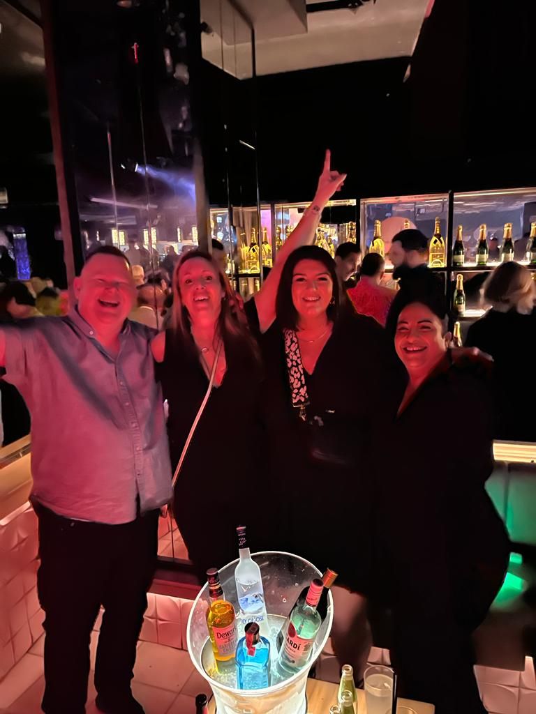 gordon_re_sauce's tweet photo. Great night last night at the @PeerlessAVEU party Thanks to the amazing Peerless team for putting on yet another belter! Anyone got paracetamol I'm gonna need it #avtweeps #peerlessparty #ise2023 https://t.co/inpUD6Ljco
