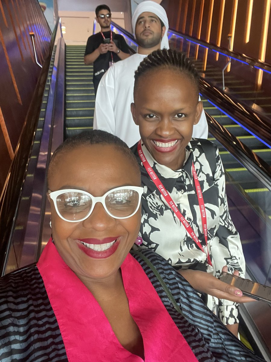 lolashoneyin's tweet photo. @GabsBookFest @globallitfests ❤️❤️❤️ #Dubai Fascinating conversation about festival succession plans. https://t.co/oEY0lENdmZ