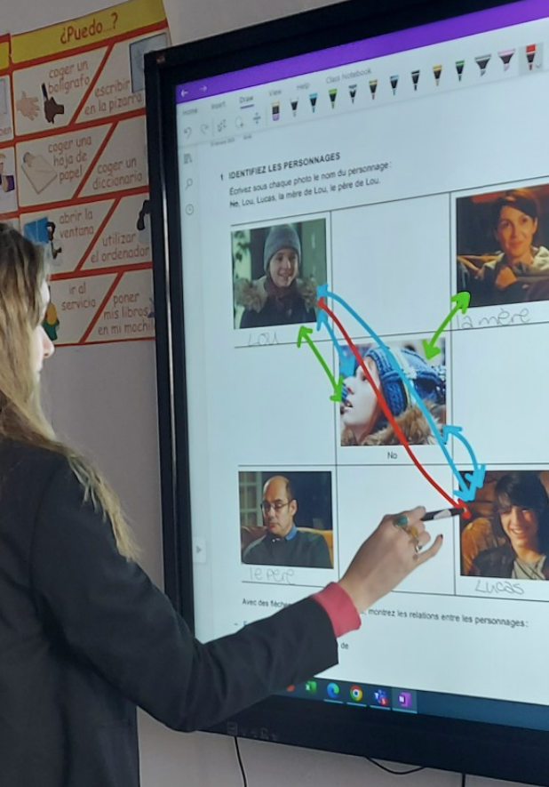 <a href="/AshfordMFL/">Ashford MFL</a> 🇫🇷 Year 13 learn about the relationships between the characters of the book #NoetMoi using a kinaesthetic and visual method to ‘see’ what is being taught instead of being ‘talked at’ and learning through movement or by tactile memory. #OptimisingPotential