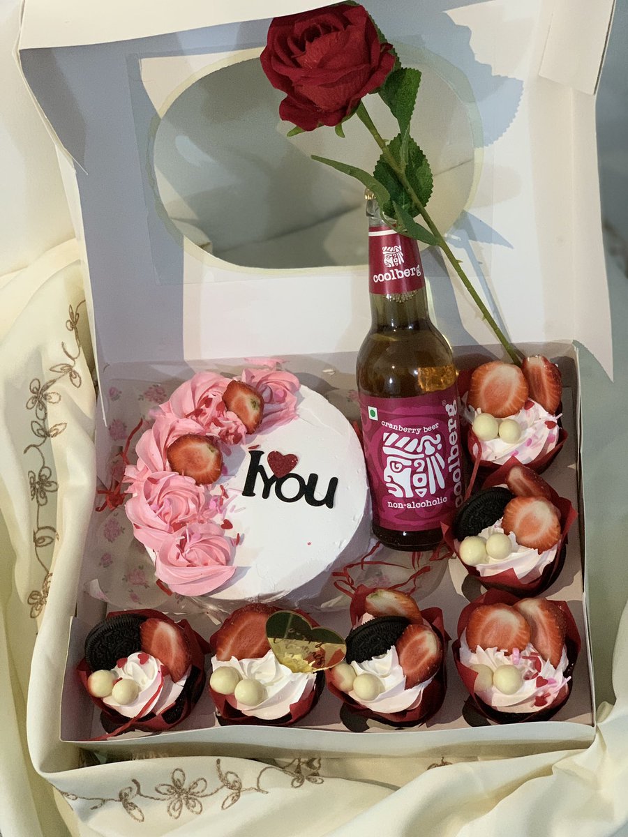 jessy_kween's tweet image. Good morning Tweethearts
We are now taking orders for valentine ❣️❣️❣️❣️❣️❣️

Available flavors to choose from , Vanilla, Chocolate, red velvet and strawberry. 

Book your special day with us , we are available Anytime, Anyday, Anywhere . 

#AbujaTwitterCommunity