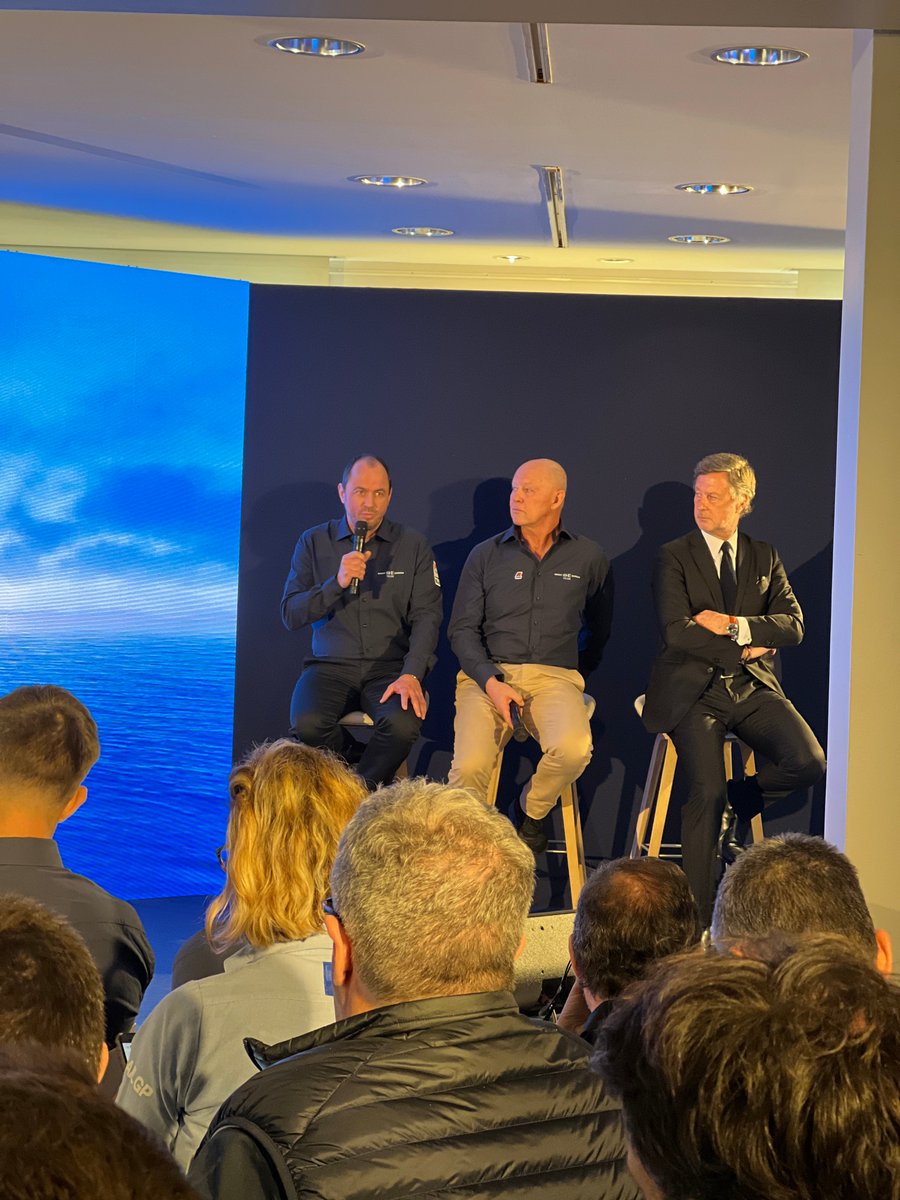 @Citedelarchi Breaking news! Our CEO #SébastienBazin just announced Accor's support to the French teams in the @americascup and the @SailGP, carried by the @KChallengeAC sports platform, with @stephanekandler and Bruno Dubois. ⛵️