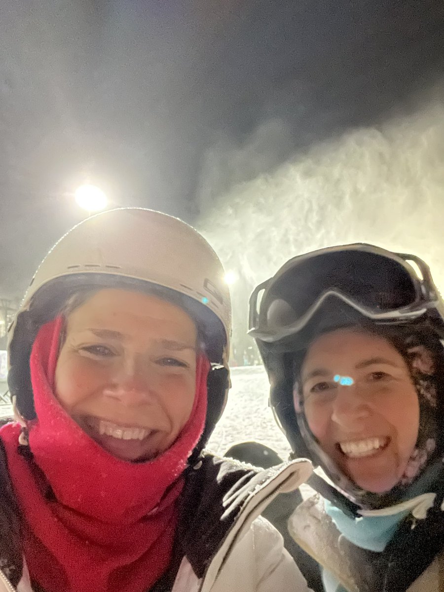 MsMiletto's tweet photo. Fun time on the mountain 🏔️ 🏂 ⛷️ https://t.co/Ap4FwX7H28