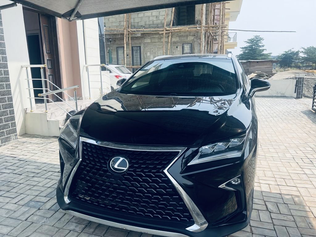 echidiimemotors's tweet photo. Super clean Nigerian used 2016 Lexus Rx350 Fsport with 360degree camera , panoramic roof , untouched engine , gear and ac top notch selling for โฆ18,000,000
Location: Ojodu berger Lagos
#Softechi https://t.co/7FRj64iXFL