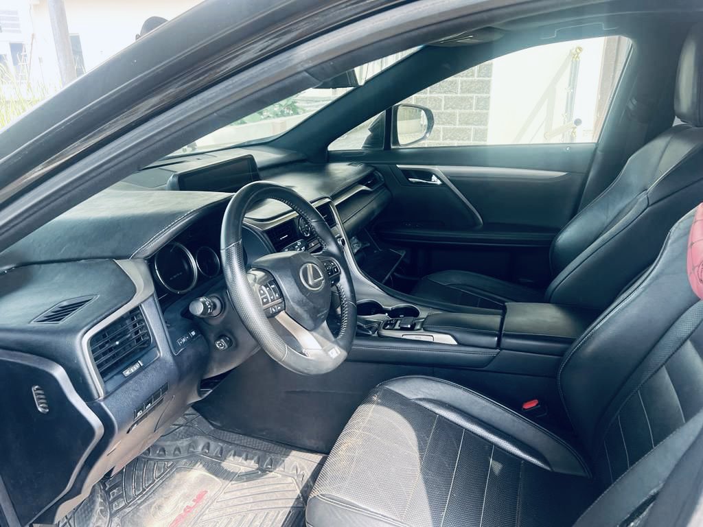 echidiimemotors's tweet photo. Super clean Nigerian used 2016 Lexus Rx350 Fsport with 360degree camera , panoramic roof , untouched engine , gear and ac top notch selling for โฆ18,000,000
Location: Ojodu berger Lagos
#Softechi https://t.co/7FRj64iXFL