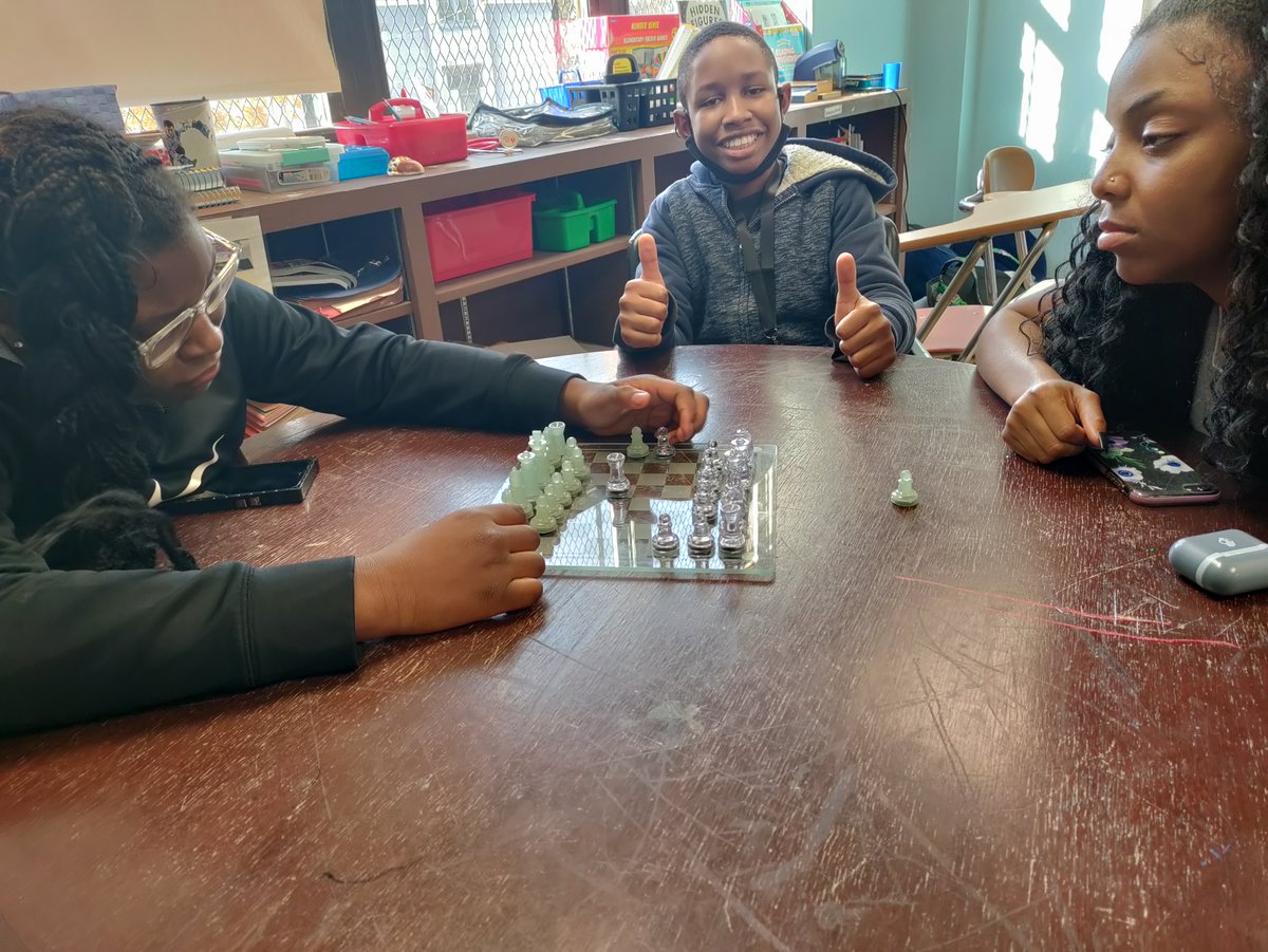 97HeywardHouse's tweet photo. ♟️ #ThrowbackThursday to our Chess Camp with @queensgambitpgh! 

♟️ We are so proud to partner with Queens Gambit to "elevate a new generation of #strategic, #inclusive, &amp; #civicallyminded leaders through the power of #chess" 

♟️ #Staytuned for more Chess events! #Impact97 https://t.co/nhmeXsbvxI