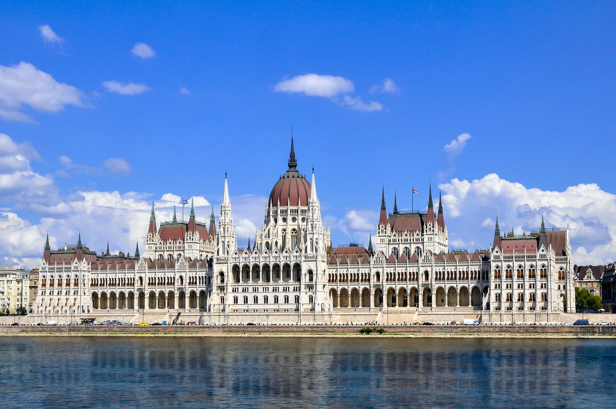 LesClefsdOrIntl's tweet image. Meet Les Clefs d’Or Award Nominee - Hungary : Aron Bokros
Discover Aron’s  article now on Les Clefs d'Or's website under the travel section.
lesclefsdor.org/travels/your-k…
#LesClefsdOrAward #uichistanbul2023 #yourkeytoeverything #lesclefsdor #concierge #inservicethroughfrienship