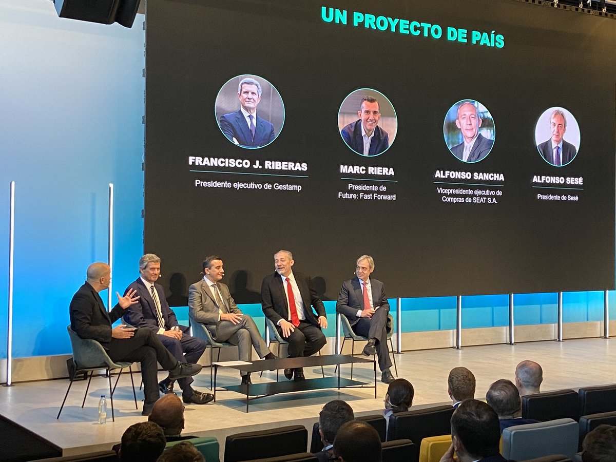 LaNaveMadrid's tweet image. ¡Comienza el primer panel de expertos!

🗣️ #FutureFastForward como PROYECTO DE PAÍS:

• Francisco J. Riberas, presidente de @gestamp_es
• Alfonso Sancha, vicepresidente de Compras de @SEATofficial
• Marc Riera, presidente de @FutureFF
• Alfonso Sesé, presidente de Grupo Sesé
