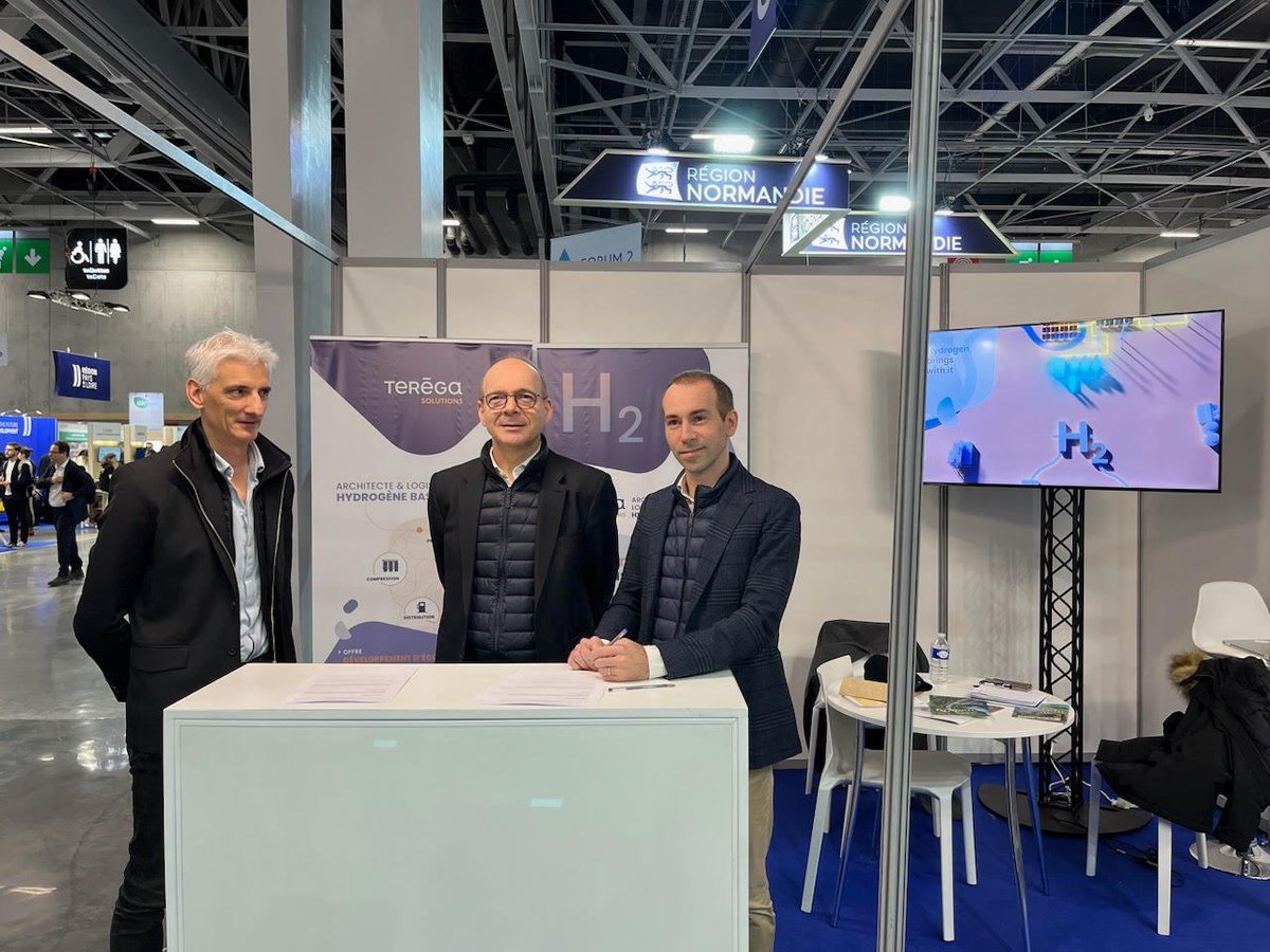 <a href="/ElyseEnergy/">Elyse Energy</a> et Teréga Solutions s’associent pour le développement d'infrastructures d’#hydrogène, de CO2 et d’O2 sur le bassin de Lacq (64).
Le MoU a été signé par <a href="/Pascal_Penicaud/">Pascal Pénicaud</a> et <a href="/DominiqueMockly/">Dominique Mockly</a> sur le salon @HyVolution. 
Pour en savoir plus 👉 bit.ly/3DyMk8X