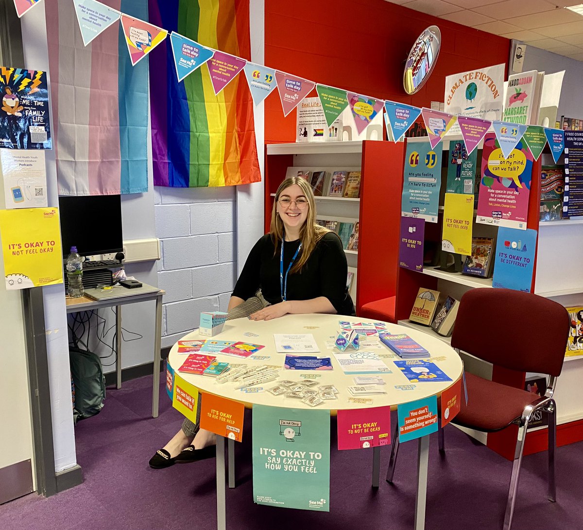 🧠 Our Mental Health Youth Worker, Danni Spencer, is on hand in the library 8-4 for staff, pupils, informal chats, mental health information and to give out freebies - who doesn’t like a freebie?! Talking about mental health should be normalised and encouraged! #TimeToTalkDay 🫂