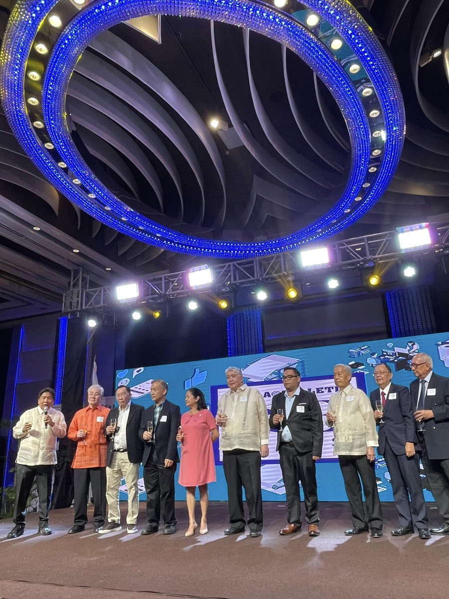 manilabulletin's tweet photo. Executives of Manila Bulletin together with First Lady Liza Marcos raise a toast to celebrate Manila Bulletin's 123rd anniversary today, Feb. 2, 2023.

#MB123 https://t.co/U6ed1aaCPh