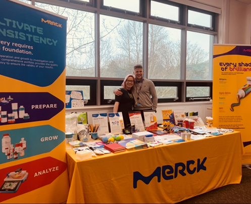 Having a blast at @UniofBath Research Day with our LS Specialist @scienceenabler.

Come see us for a chat and some Merck Merch!

@LifeScienceBath @PGBioBath

#mercklifescience #universityofbath #research #LifeSciences