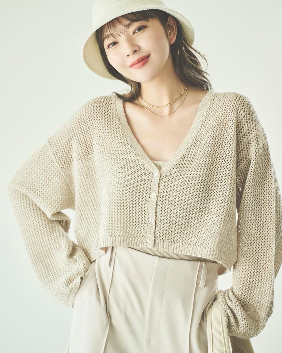 mei_tnk's tweet photo. 👚お知らせ👖

Ray Cassinさんとコラボして、
お洋服を作らせていただきました！

『ワンピース+カーディガンset』と『カーディガン+キャミ set』と『2wayで着こなせるブラウス』の3型が完成しました。

久しぶりにお洋服作って
ワクワク止まらなかった。。

発売までお楽しみに🫶🏻 https://t.co/qZIqCU0toA