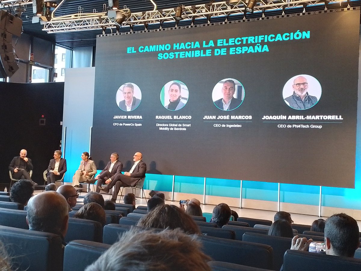 auto_revista's tweet image. Segunda mesa redonda de la presentación del #FutureFastForward con Javier Rivera, CFO de PowerCo, Raquel Blanco, directora global de Smart Mobility de @iberdrola, Juan José Marcos, CEO de Ingedetec, y Joaquín Abril-Martorell, CEO de Phi4Tech Group