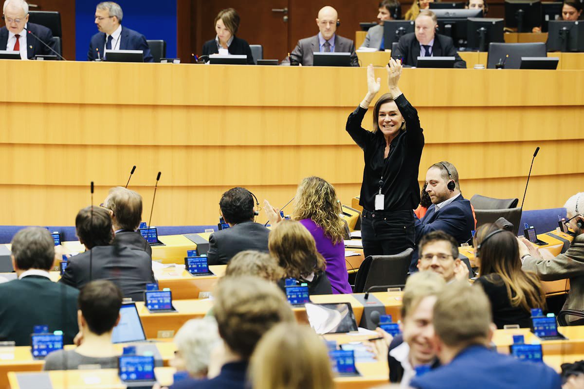gualminielisa's tweet photo. Vittoria storica e rivoluzionaria oggi al #parlamento europeo. Vincono i diritti dei lavoratori sfruttati e vulnerabili. Ora manca ultimo step e poi la direttiva sui #riders e i lavoratori della #gigeconomy con tutele e protezione sociale sarà realtà. @TheProgressives @pdnetwork https://t.co/dXWXCZnK8V