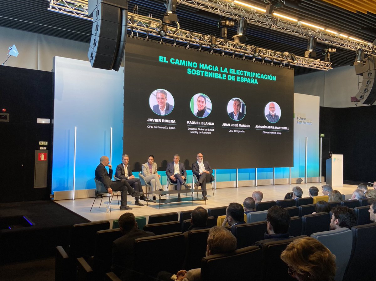 LaNaveMadrid's tweet image. 🗣️‘Hacia el camino a la electrificación sostenible de España’ con los líderes del sector:

• Javier Rivera, CFO de @VWGroup
• Juan José Marcos, CEO de Ingedetec
• Raquel Blanco, directora @iberdrola Smart Mobility
• Joaquín Abril-Martorell, CEO de Phi4Tech

#FutureFastForward