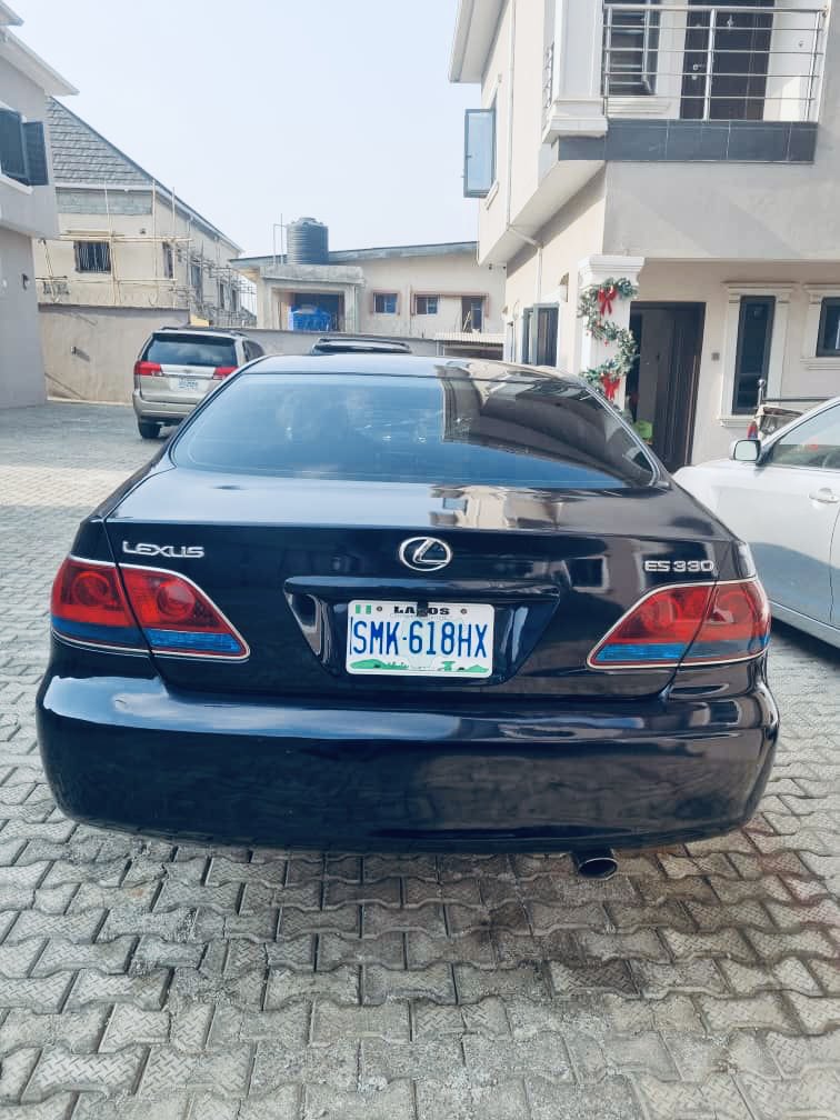 echidiimemotors's tweet photo. Less than a year used 2005 Lexus Es330 with clean leather interior , alloy wheels , rear camera and navigation system android screen , gear engine and ac very much intact selling for โฆ2,900,000
location Magodo Lagos
#Softechi https://t.co/rdogVziSTH