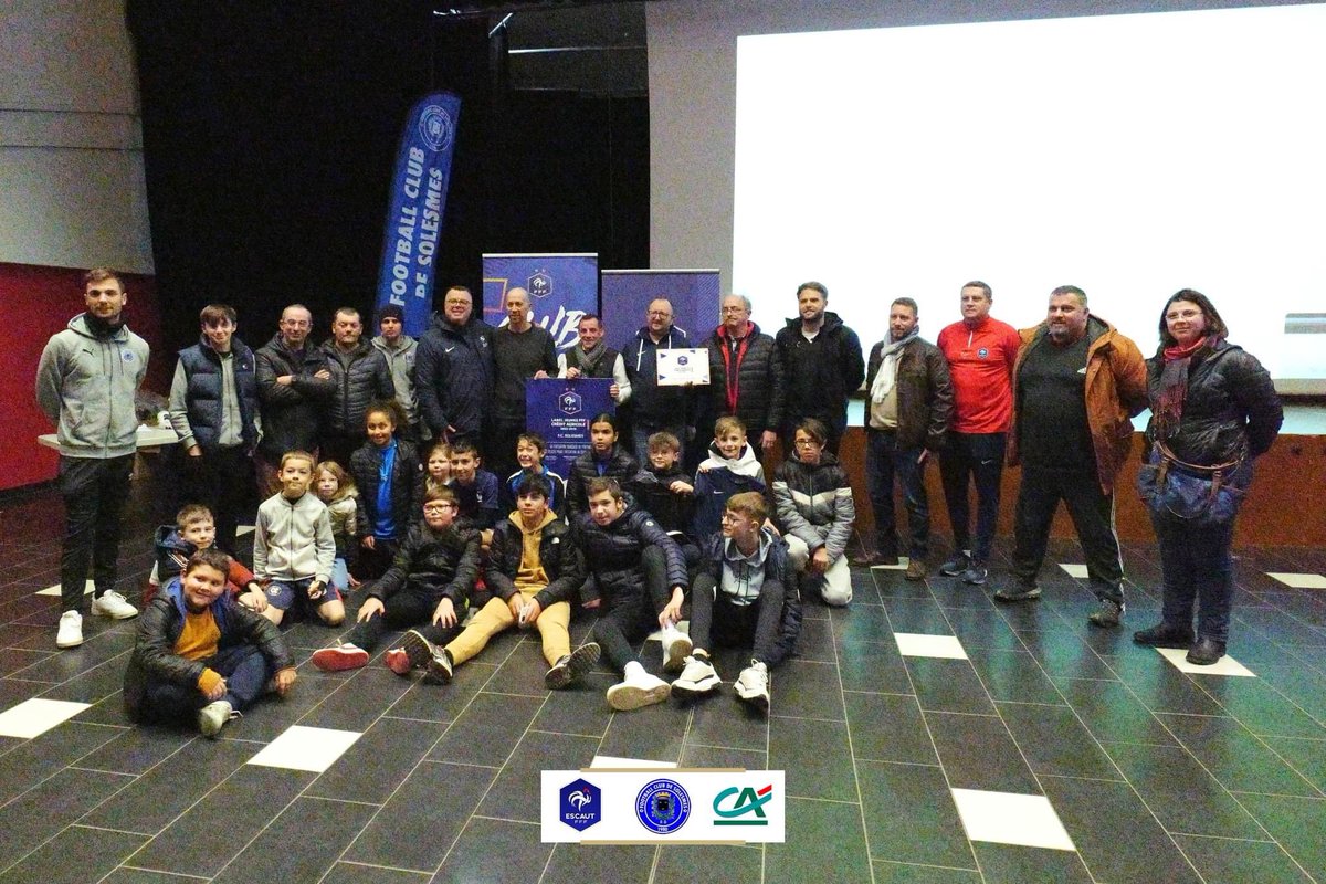 DistrictEscaut_'s tweet photo. 𝙇𝙖𝙗𝙚́𝙡𝙞𝙨𝙖𝙩𝙞𝙤𝙣✨

👏 Ce mois-ci, 2 clubs ont reçu un Label Crédit Agricole Mutuel Nord de France :

🏅FC Solesmes  : Label Jeunes Espoir 
🏅Foot Féminin Douaisis - FFD  : Label Jeunes Elite

Bravo à l’ensemble des acteurs de nos clubs pour le travail réalisé ! 💪 https://t.co/tnX0wl4m0u