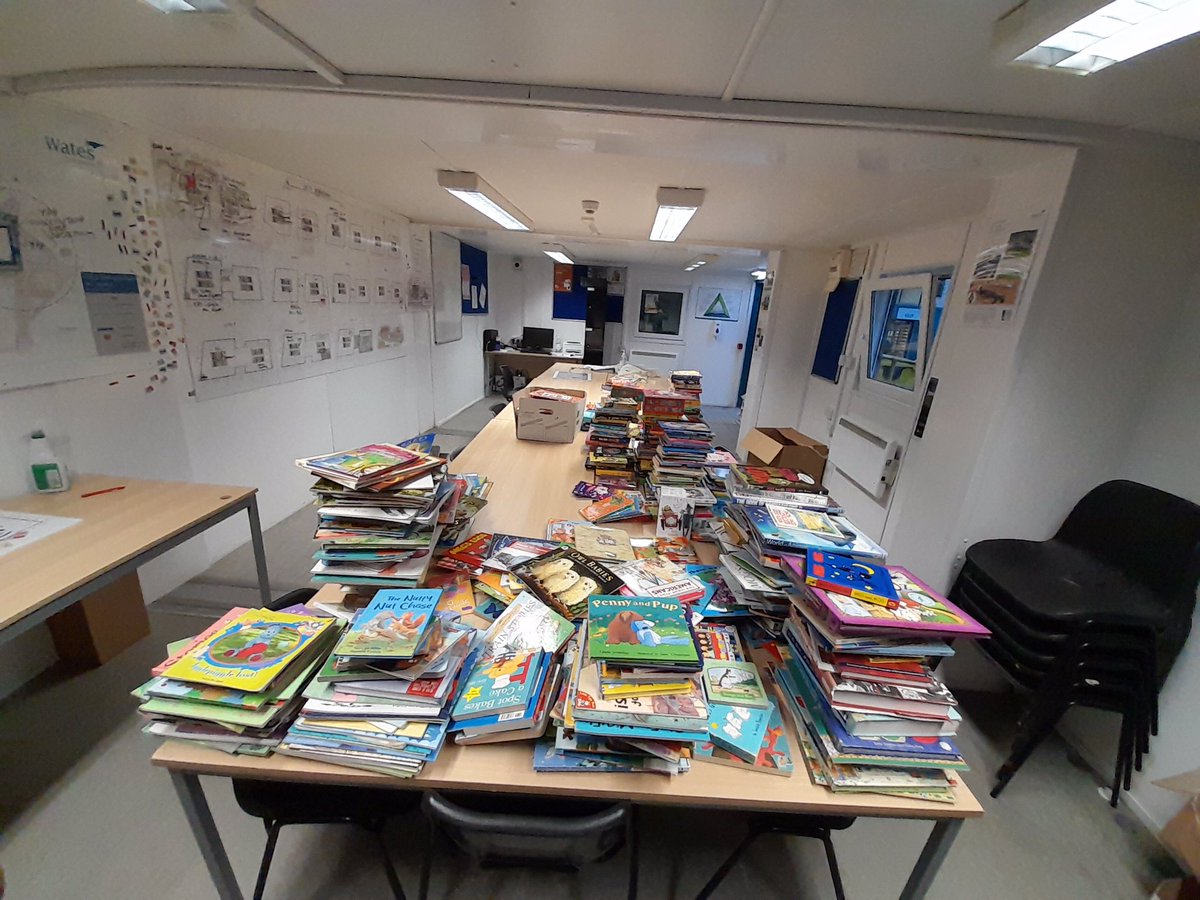 Thank you 👏👏 to the @WatesGroup Wellington Place 11/12 site team for hosting our first @lonbookproject donation point outside London at @wp_leeds . 800 books collected ! To be redistributed to our Leeds Schools! @sango_charlene @FreddieW84 @MatthiasNeil #watessocialvalue