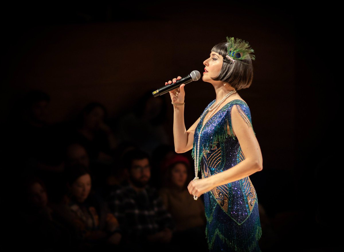 csoadaankara's tweet photo. 🎼Cazın en eğlenceli zamanlarına doğru işitsel ve görsel bir şölen eşliğinde büyülü bir yolculuğa çıktığımız Flapper Swing konserimiz seyircilerimizin yoğun katılımı ile CSO Ada Ankara’da gerçekleşti...

@FlapperSwing 

#CSOAdaAnkara #FlapperSwing https://t.co/SMXFNEoidL