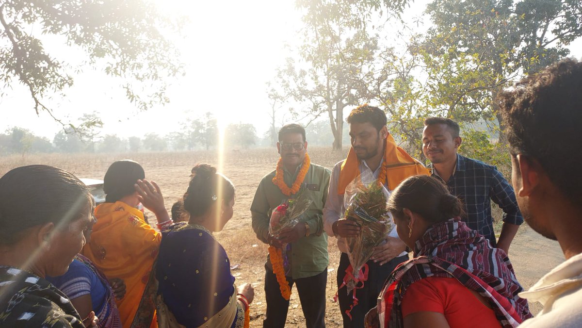 NNuapada's tweet photo. District Youth Officer, NYK @NNuapada attended as Guest of Honour on the Final Day of 6th Maa Met Dharani Cricket Tournament organised by Pandit Jawaharlal Nehru Sports Club Dargaon, Boden Block.
@YASMinistry @Nyksindia @NYKS_Odisha @ianuragthakur @thakur_asis https://t.co/cx4tLF7Rhq