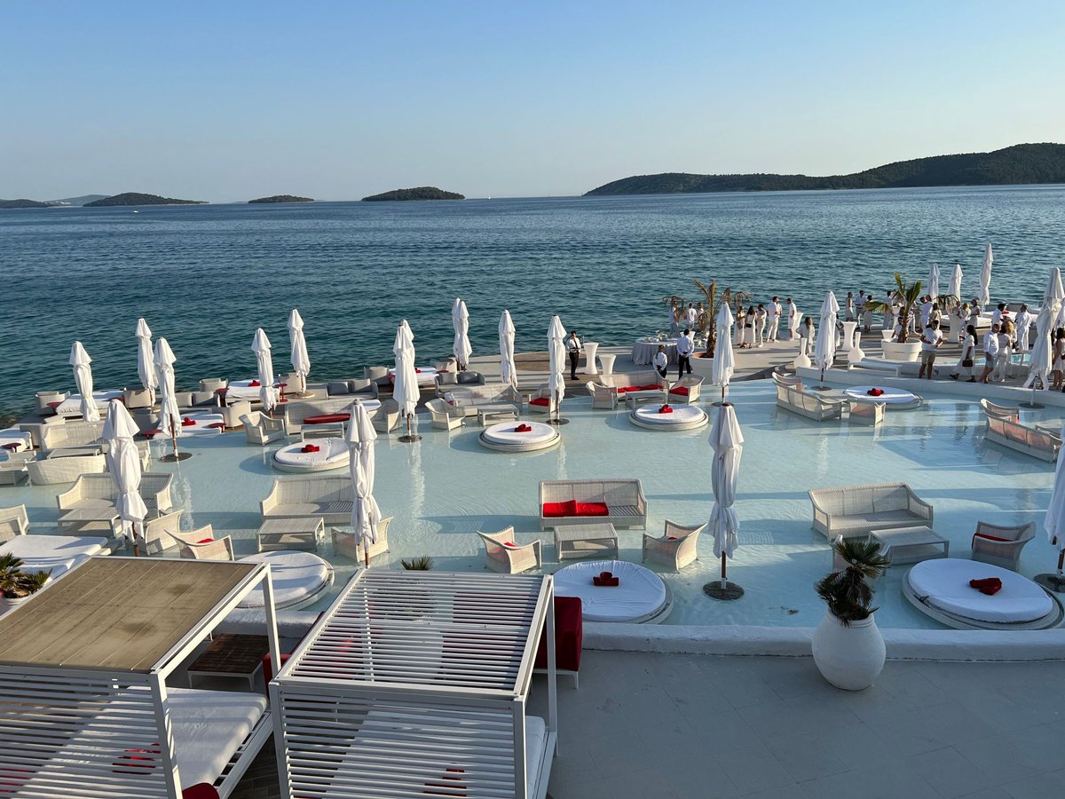 adriatic_dmc's tweet photo. Plan your next dreamy summer travel #incentive &amp; let #Croatia charm u in an unexpected way. It excites with destinations &amp; experiences that are perfect for those who appreciate a personalized approach with an emphasis on harmony between people &amp; nature.
#travelagents #eventprofs https://t.co/8qCRCfK3oH