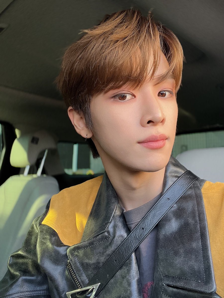 성 tweet media