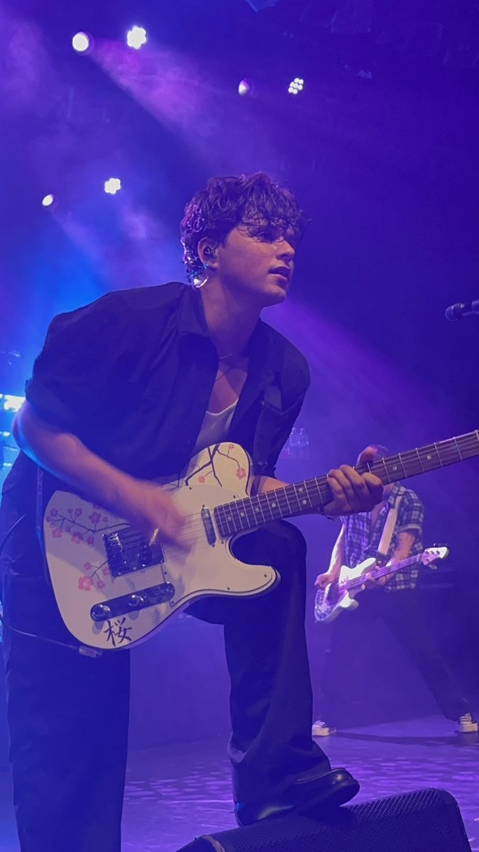 NewHopeClubNZ's tweet photo. some HD brad simpson pics my mum n i took yesterday LMAO #thevamps #thevampsbrisbane https://t.co/ZUZTKrKwx8