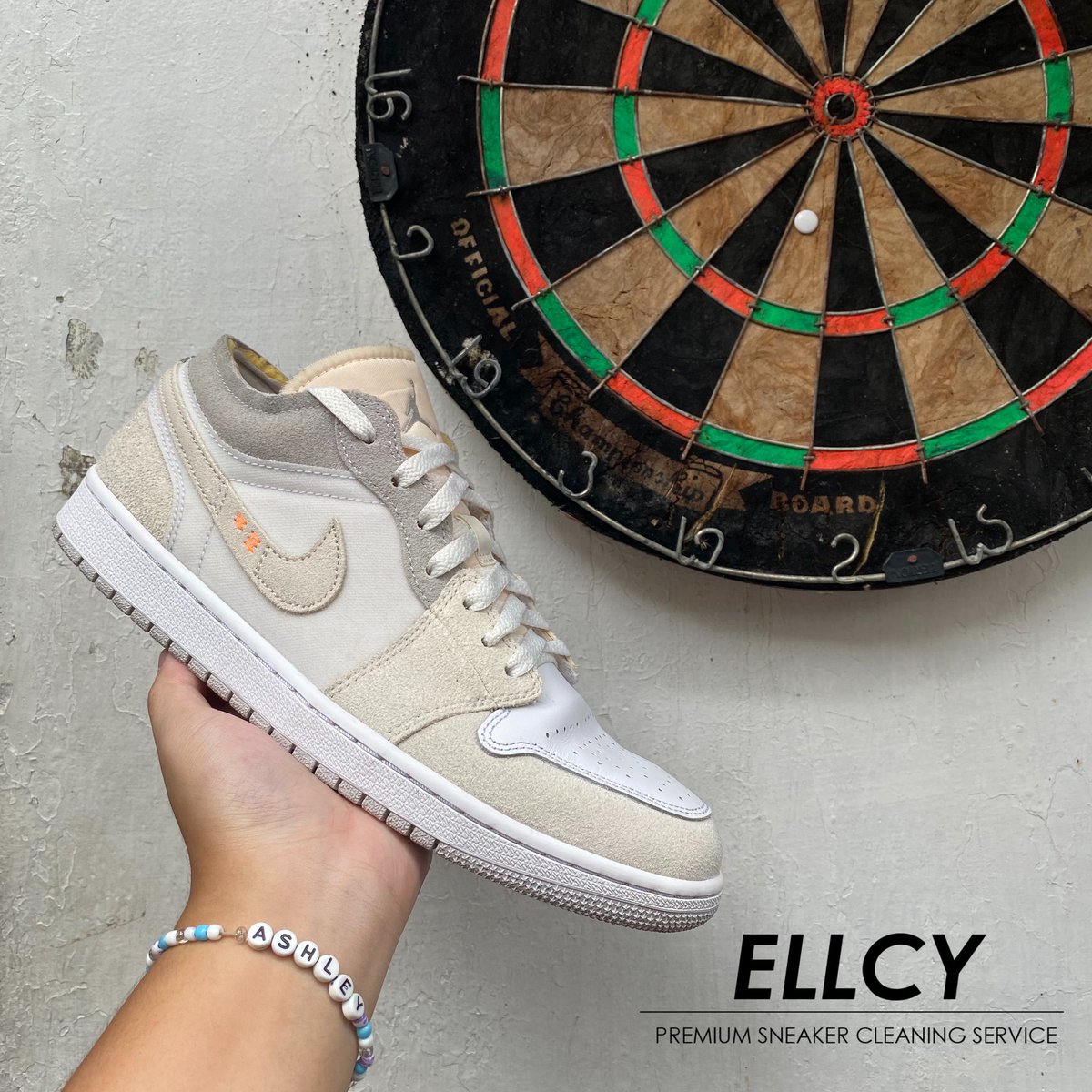 ellcypremiumscs's tweet image. Getting you suede sneakers as fresh as possible has never been easier! 

Here @ellcypremiumscs we make sure we clean your beloved suede sneakers as much as possible, we also renap them for free to achieve that buttery soft suede texture again!

 #ellcypremiumscs #sneakercare
