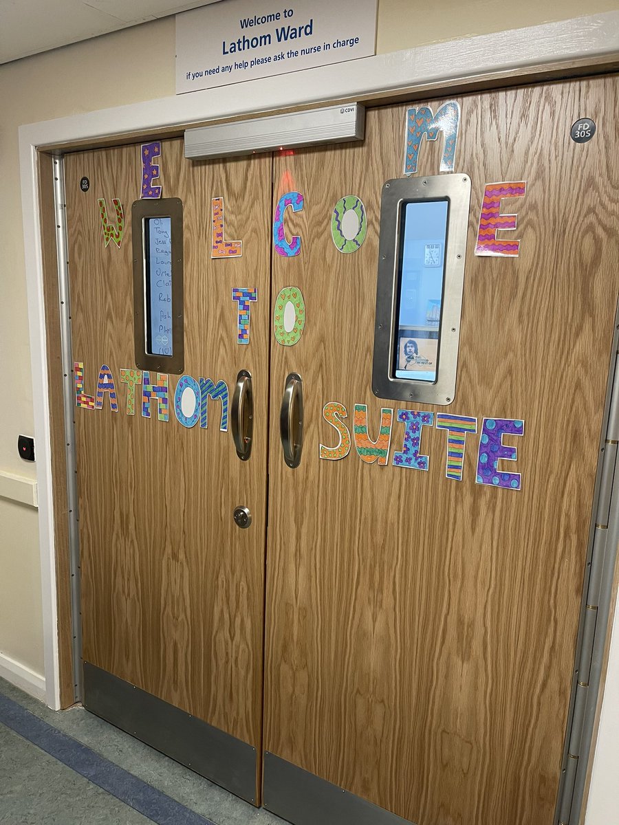 Busy morning making a start to decorating the ward doors🎨🖌️ <a href="/LathomPicu/">Lathom Suite PICU</a> <a href="/TeamOrmskirk/">Team Ormskirk Inpatients</a> <a href="/RebekahNwaka/">Rebekah Nwaka</a> <a href="/johnarnold1306/">John Arnold</a>