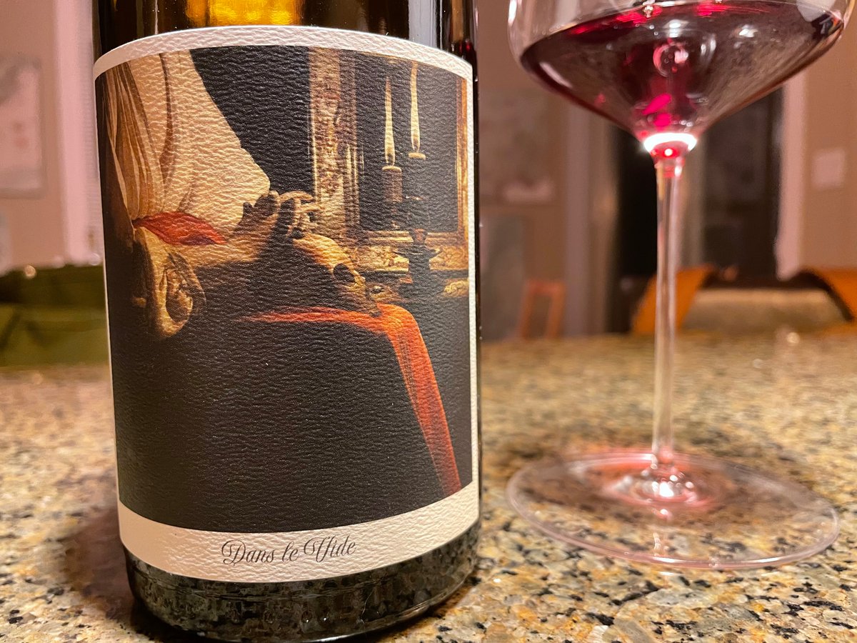 Highlighting Jolie Laide Dans le Vide 2021, a 'pretty ugly' singular blend of Trousseau Noir, Cabernet Pfeffer, Valdiguié, Gamay, over on Wine Anorak : 

wineanorak.com/2023/01/28/hig…