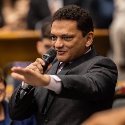 ClaudioCunhaPL's tweet photo. #NovaFotoDePerfil https://t.co/Pamy9u9Fon