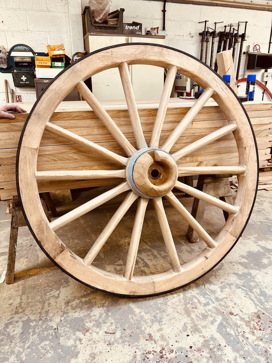 OwlsworthConse1's tweet image. New tail wheel for Grade II* Pitstone Windmill! Highlighting some of the brilliant work our talented millwrights undertake. 
 #owlsworthconservation #millwright #listedbuilding
