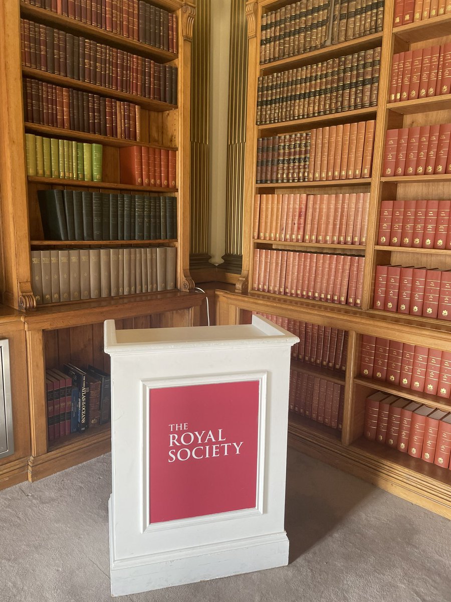 A fab & intense few days with fellow ECRs from UK & Eire discussing our research and exchanging ideas. Thank you to the @BritishAcademy_ @RIAdawson for selecting me to attend such a great event @royalsociety @LawatKeele @KeeleUniversity