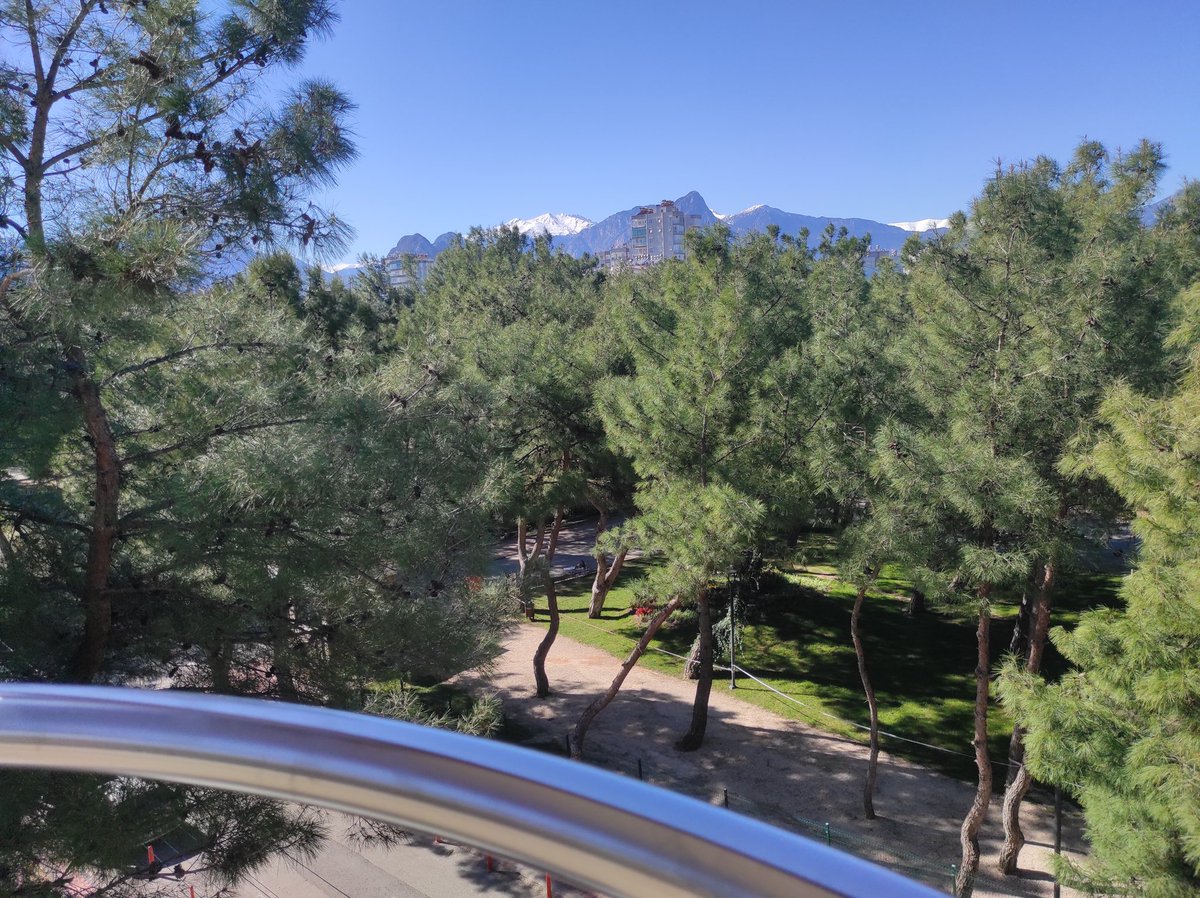 Günesli Ve bir o kadarda temiz bir hava var bugün   
Herkese kucak dolusu sevgiler..
#antalyagaycift #mutluluk #huzur #gayarabul  #sexsiboys #HayatınızınHerAnında  #gayturkey  #antalyasex #homeparti #Showtime #konyaaltigay