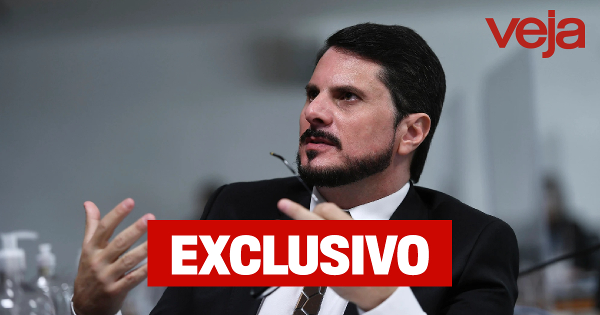 VEJA's tweet photo. #EXCLUSIVO | Marcos do Val, sobre pedido de Bolsonaro: ‘Fiquei muito assustado com o que vi’ >>> https://t.co/WIuG4TZGrV https://t.co/86Ho9uikYY