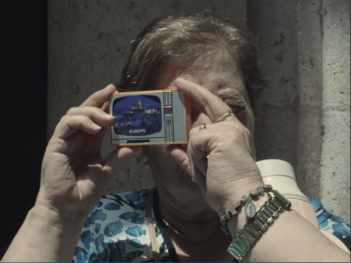 ICAA (@cineicaa) on Twitter photo 👏¡Enhorabuena a 'Las Visitantes'👩🏻📷de Enrique Buleo por su🏆Premio Mejor Corto de Comedia en @ClermontISFF!
🎬'Las Visitantes' (coproducción España-Francia) es una comedia agridulce sobre el turismo
<a href="/QuatreFilms/">Quatre Films</a> <a href="/IkkiFilms/">Ikki Films</a> 👏¡Enhorabuena a 'Las Visitantes'👩🏻📷de Enrique Buleo por su🏆Premio Mejor Corto de Comedia en @ClermontISFF!
🎬'Las Visitantes' (coproducción España-Francia) es una comedia agridulce sobre el turismo
<a href="/QuatreFilms/">Quatre Films</a> <a href="/IkkiFilms/">Ikki Films</a>