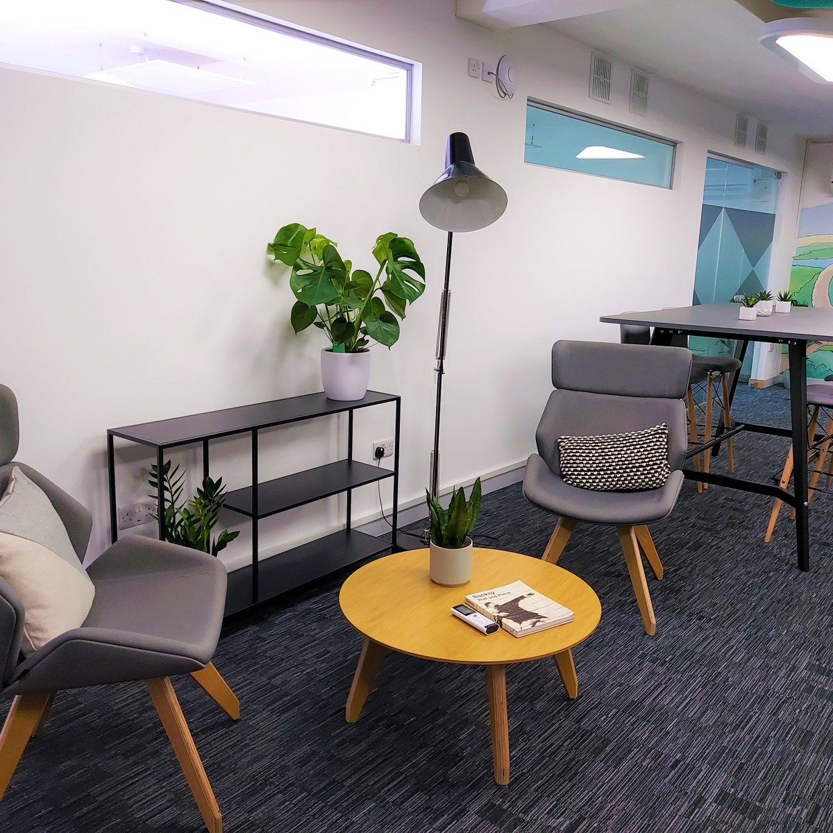 falkirkhub's tweet photo. Have you been to our #coworking Hub Lounge recently? We've made a few changes! 

Now you can work your way. Choose from comfy chairs and coffee tables, high stools or desks. Drop-in or memberships from just £60pm.

➡️https://t.co/FHoxXEKH0N 

 #meetworkcreate #Falkirk #Stirling https://t.co/4m7XWTNHjj