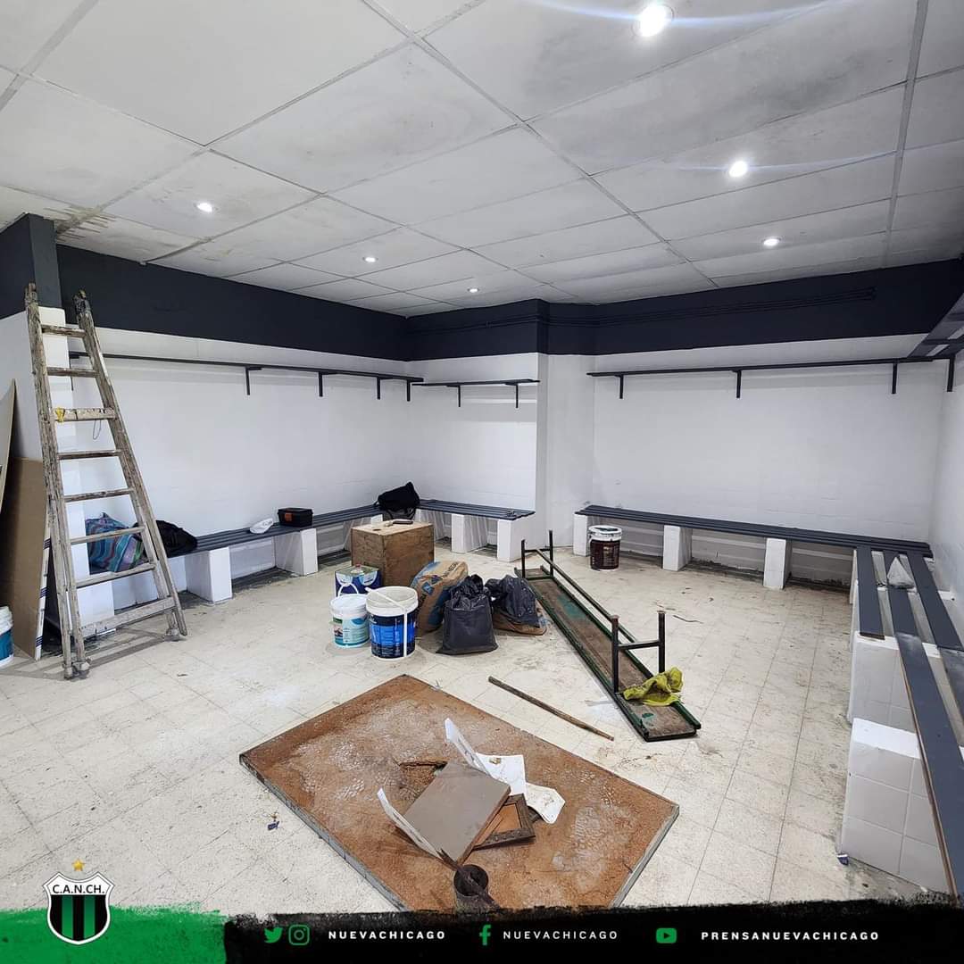 SABADOGOL's tweet photo. Refacción de vestuarios en el Polideportivo - Cancha 1 de @NuevaChicago.
Esta obra será utilizada por los planteles de fútbol femenino, infantiles y juveniles. https://t.co/Dn0I9JqVBz