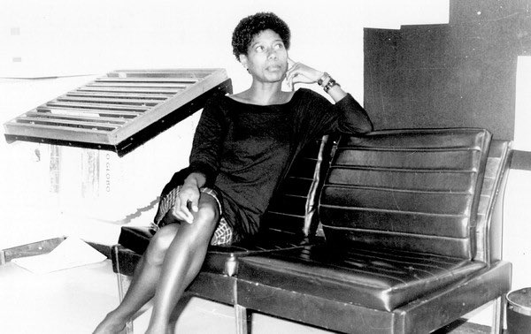 imaginar o inimaginável é mulher preta conhecer e ter o mundo na palma de sua mão. você nos alimentou de informações e possibilidades, Glória Maria.