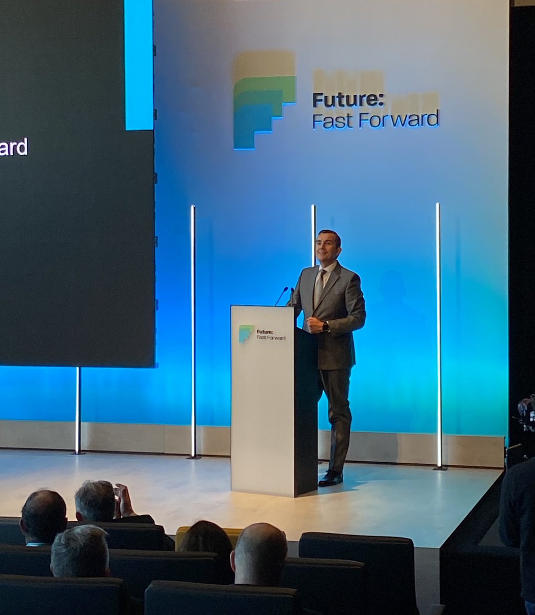 LaNaveMadrid's tweet image. #FutureFastForward es la mayor agrupación empresarial de la historia de la automoción en España. Presente en toda la cadena de valor. 

🗣️ Marc Riera, presidente de @FutureFF en la clausura del evento. 

¡Bienvenido Hub líder de la movilidad eléctrica! 👏🏻👏🏻👏🏻

#LaNaveConecta