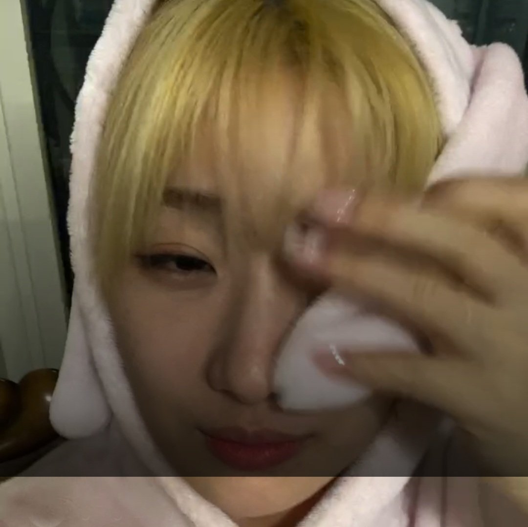 seokyoungcute's tweet photo. 10초 ���쳐... 🫠🫠🫠 https://t.co/zeRU93KWHi