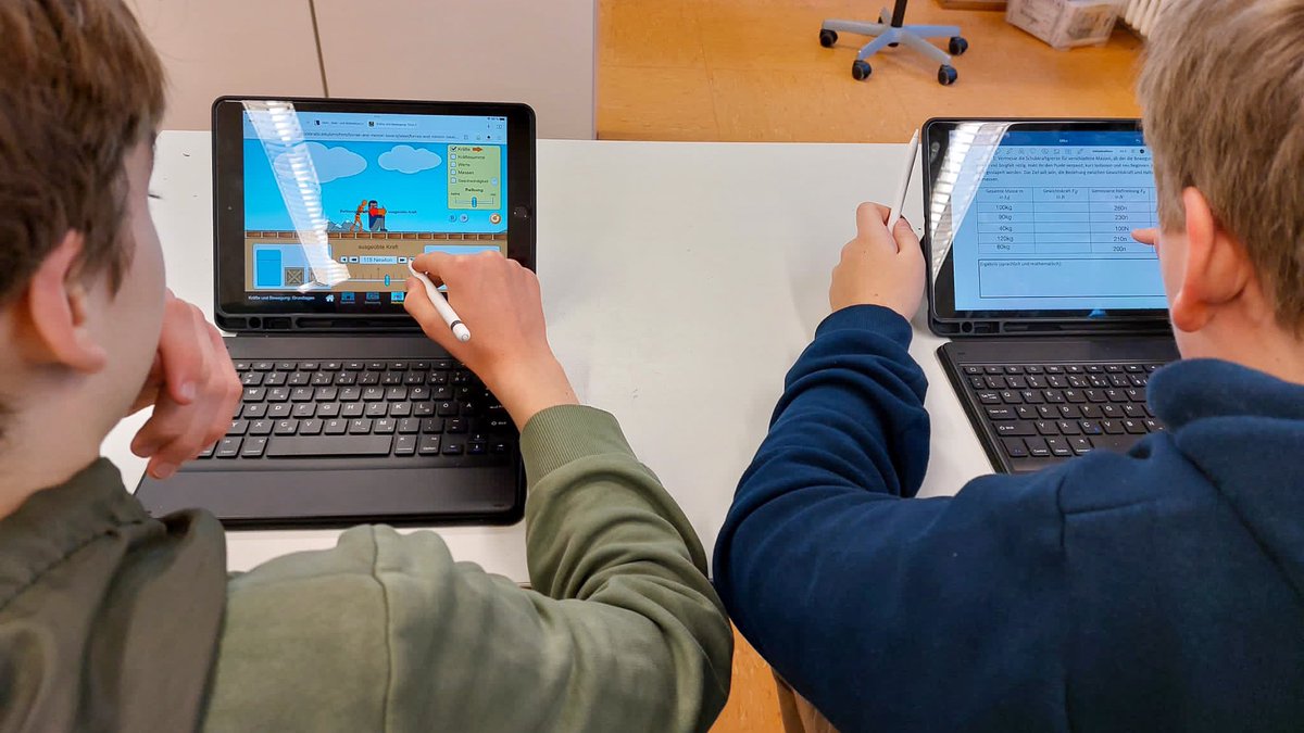 Bildung_SH's tweet image. Bildungsministerin @PrienKarin  informierte sich heute über den Einsatz des Lernmanagementsystems #itslearning am Ostsee-Gymnasium Timmendorfer-Strand. Seit zwei Jahren nutzt die Schule in allen Klassenstufen das System und entwickelt es stetig weiter. #DigitalTransformation