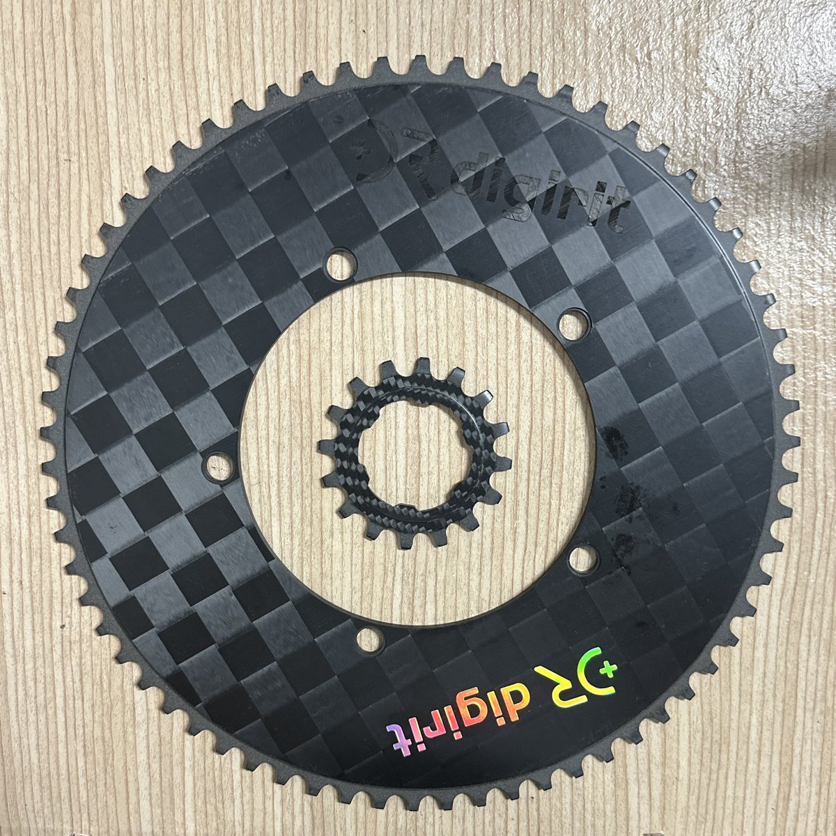 digirit's tweet image. 66Tx16T
Full carbon chainring 

#digirit #twitter #chainring
#savethetrackbike #fixedgear #keirin #trackbike #track #uci  #njs #pista #carbo#TrackCycling #carbonfiber #radrace #bicycle #cyclist #fyp #fixedlife #sixdays #cyclingphotos #baaw #fixed #ピストバイク #固定ギア#單速車