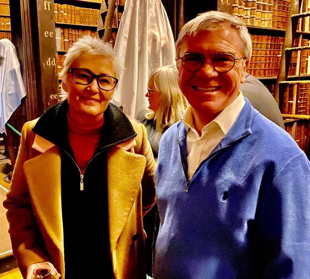 AusEmbIre's tweet image. Great women given respect &amp;amp; recognition at @tcddublin with the unveiling of the 1st female statues in the Long Room. 🇦🇺 sculptor Maudie Brady speaks with Ambassador Gray; Maudie portrayed Ada Lovelace who helped design the first analytical engine 
#JuliaGillard #trinitylibrary